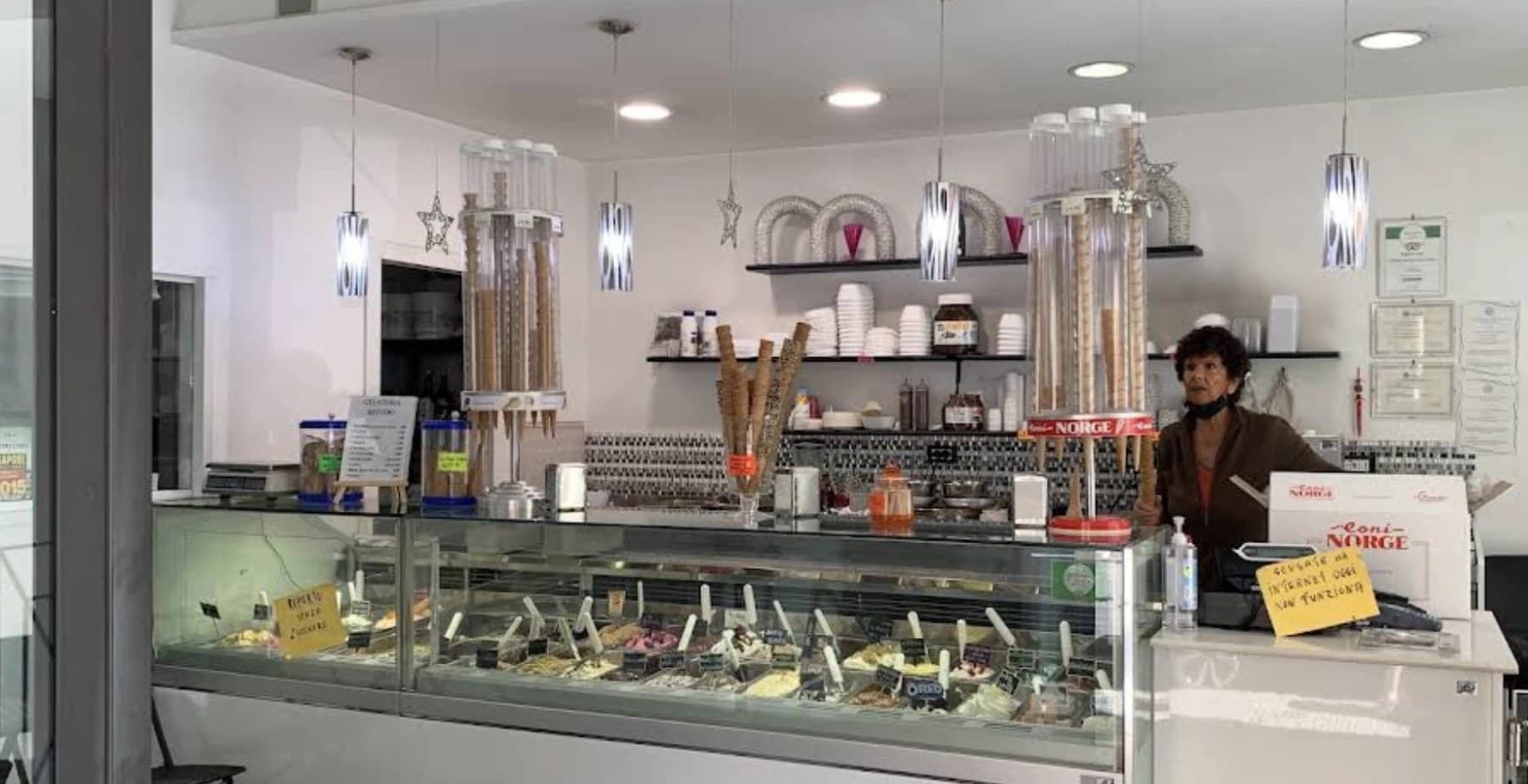 Gelato counter in Testaccio