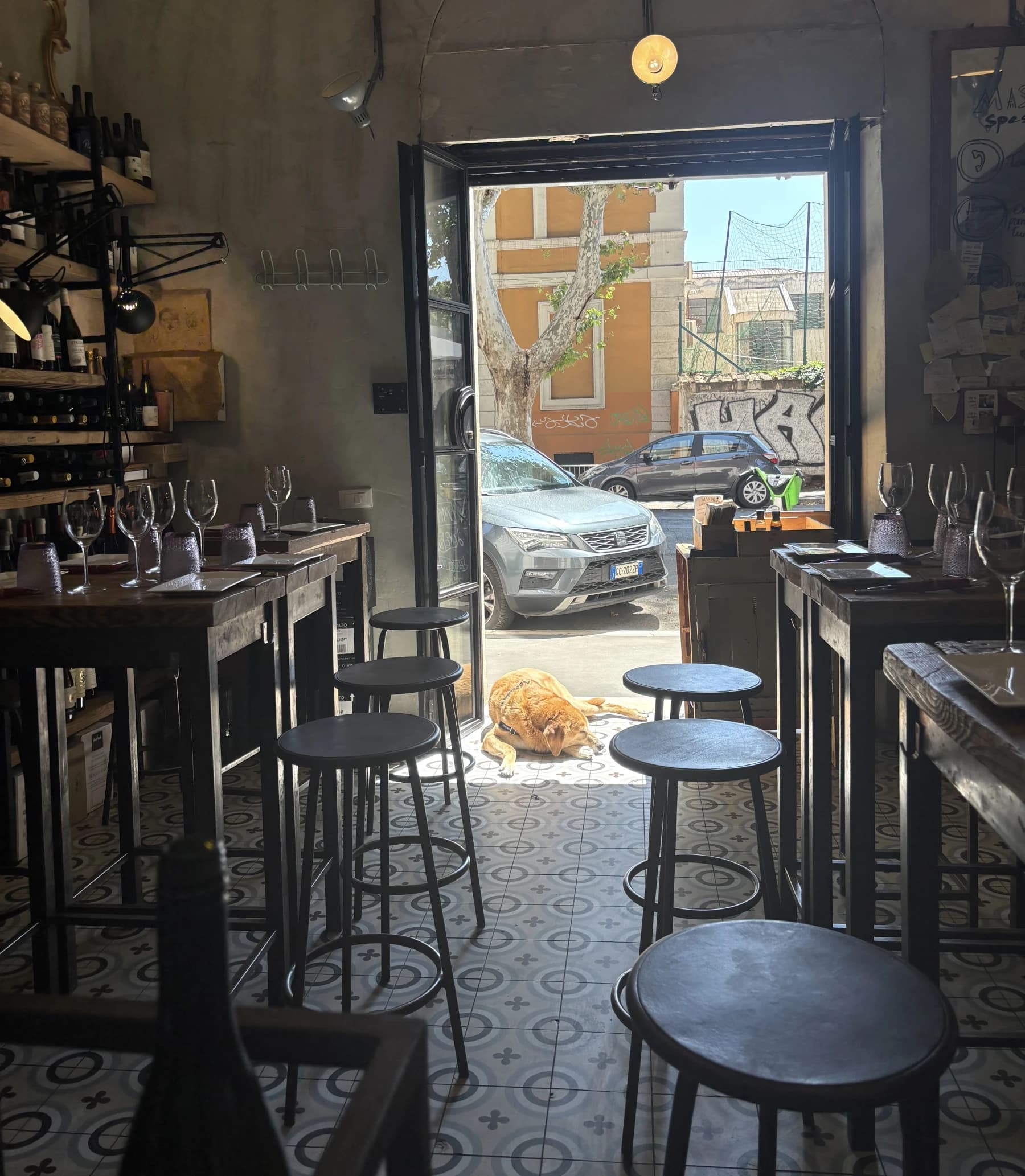 Interior dining in Testaccio
